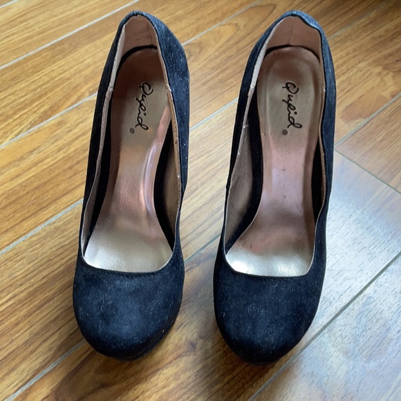 Black heels - Picture 4 of 4